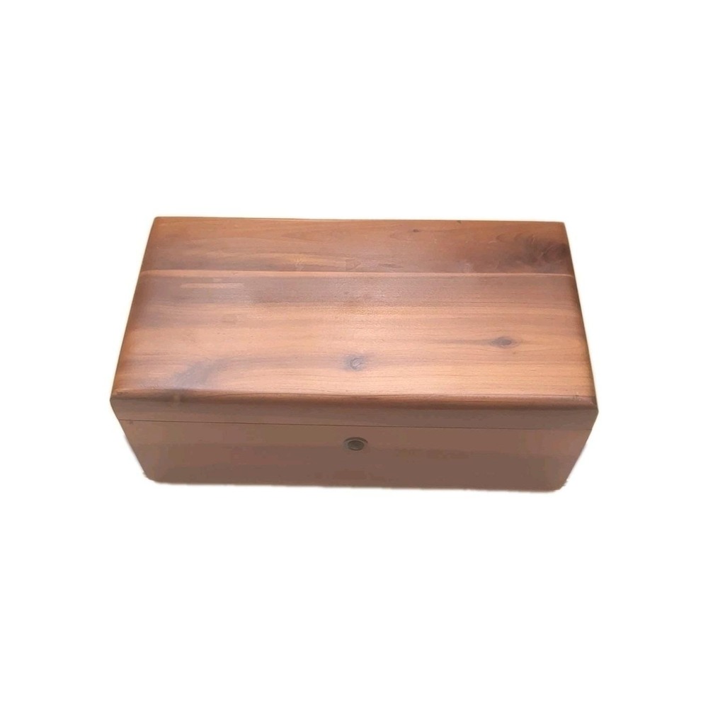 Vintage Cedar Chest‎ Trinket Jewelry Wood Haverty's  Fine Furniture (No Key)